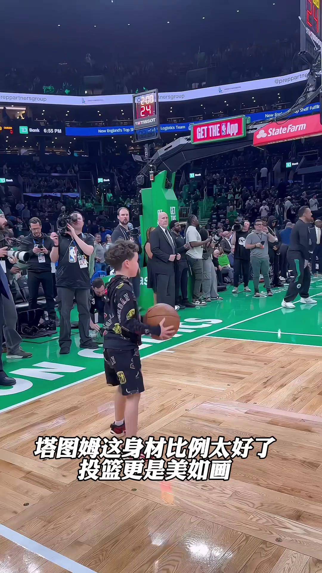 塔图姆惊艳全场，全明星入选助攻爆棚，鹈鹕逆转取胜！的简单介绍